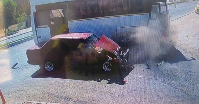 Dikkatsiz sürücünün yaptığı ’U’ dönüşü faciaya sebep oluyordu