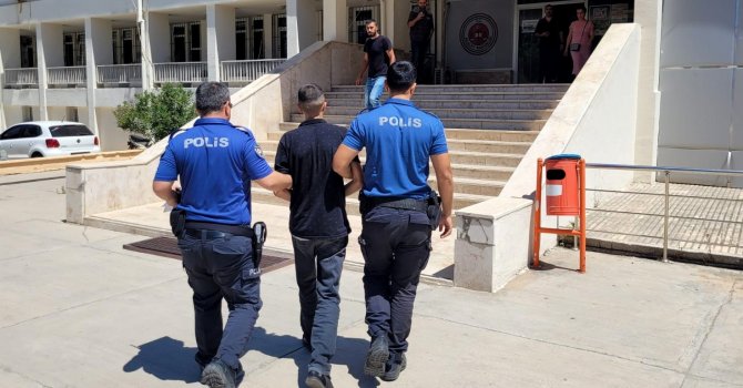 Motosiklet hırsızı önce kameraya sonra polise yakalandı