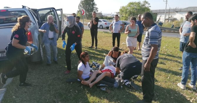 Otel çalışanlarını taşıyan servis kamyonetle çarpıştı: 8 yaralı