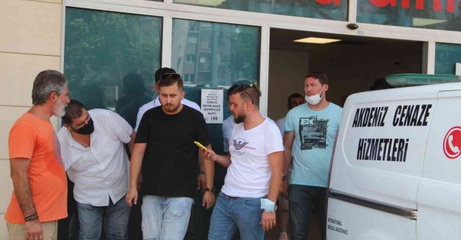 Alev alan otomobilde hayatını kaybeden gencin cenazesi morgtan alındı