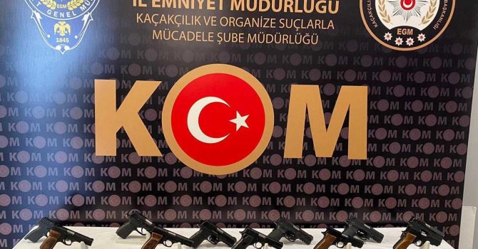 Antalya’da yasa dışı silah ticareti operasyonunda 3 tutuklama