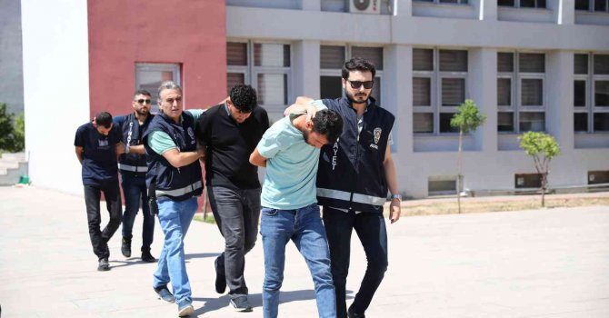 Kız kavgası: 1 ağır yaralı