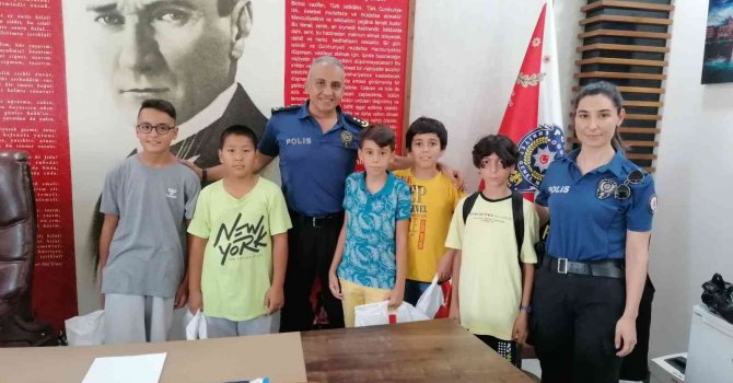 5 çocuktan yaşları küçük, davranışları büyük dedirtecek hareket