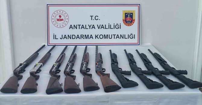 Antalya’da jandarma 10 adet ruhsatsız av tüfeği ele geçirdi