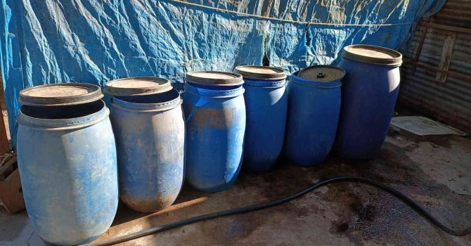 Adana’da bin 500 litre sahte içki ele geçirildi