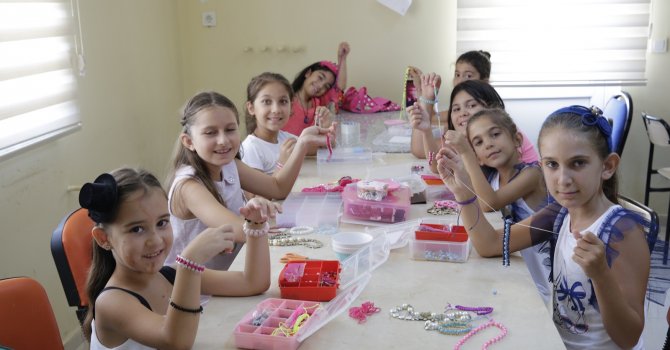 Minik parmakların renkli tasarımları