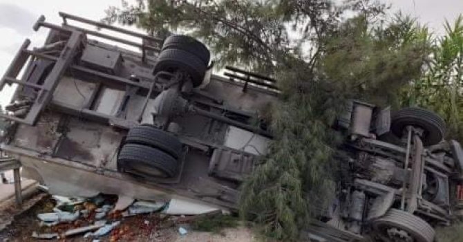 Antalya’da kamyon ile tur otobüsü çarpıştı: 1 ölü, 6 yaralı