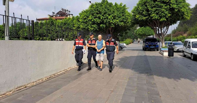 Manavgat’ta 8 suçtan aranan şüpheli, başkasına ait kimlikle yakaladı