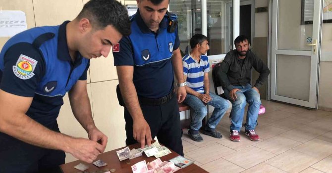 Tarsus’ta zabıta dilenci ve seyyar satıcılara göz açtırmadı