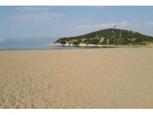 Eğirdir Altınkum Plajı’nda kirliliğe rastlanmadı