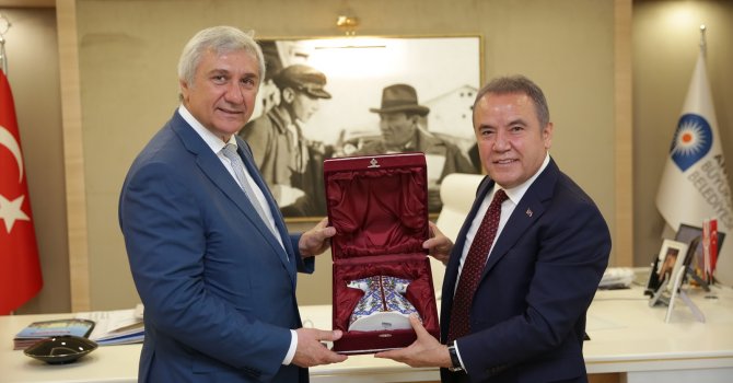 Rusya- Türkiye İş Konseyi Başkan Böcek’i ziyaret etti