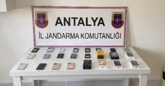 Alanya’da jandarmadan kaçak telefon operasyonu
