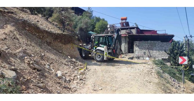 Kocasını tüfekle kızını zehirleyerek öldürmüş