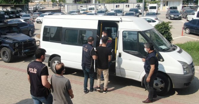 Mersin’de "Temizleme 2" operasyonunda gözaltına alınanlar adliyeye sevk edildi