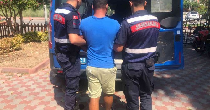 Antalya’da 8 farklı suçtan aranan firari yakalandı