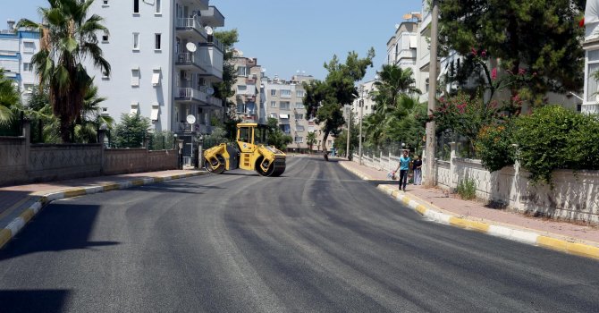 Kepez’den 3 mahalleye rekor asfalt