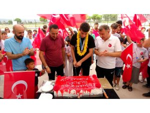 Dünya ikincisi oldu, memleketi Osmaniye’de şampiyon gibi karşılandı