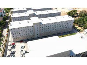 Gençlerin otobüs bileti parasına Antalya’daki 5 yıldızlı tatili, turistleri kıskandırıyor