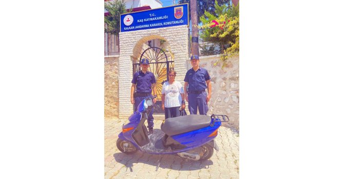 Çalınan motosiklet jandarmanın dikkatiyle bulundu