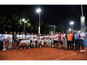 Ayak tenisi turnuvası sona erdi