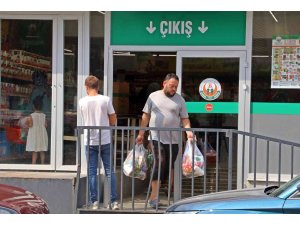 Poşetleri doldurup çıktılar, Cumhurbaşkanı Erdoğan’a teşekkür ettiler