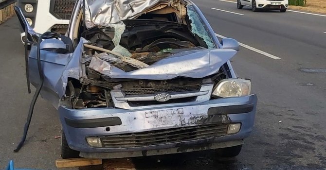 Otomobil tıra arkadan çarptı: 2 ölü, 2 yaralı