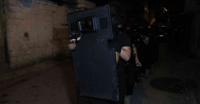 Adana’da DEAŞ’ın içinde silahlı görev yapan 10 kişiye yönelik operasyon
