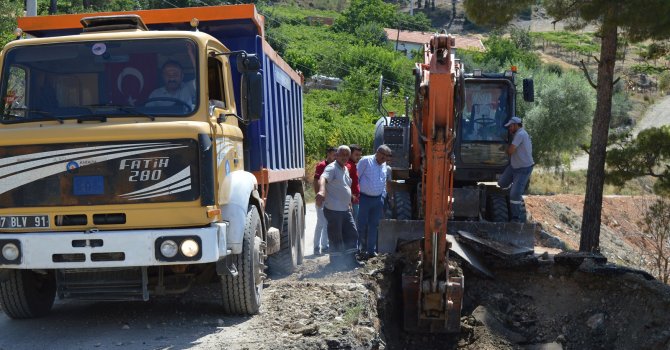 Büyükşehir’den Kaş’ın Grup Yollarına bakım