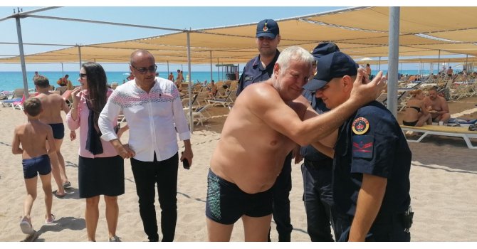 Kaybolan torununa kavuşan Rus dede, gözyaşlarına boğuldu