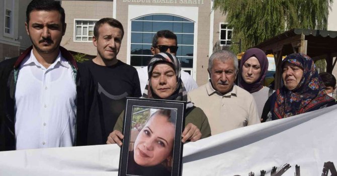 Eşini tüfekle öldüren sanık hakim karşısına çıktı