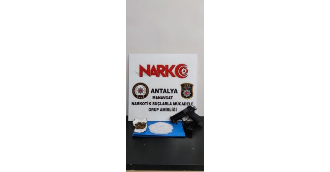 Şortunun cebinde metamfetamin ele geçirildi