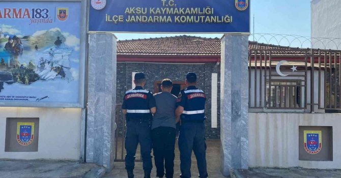 20 yıla yakın kesinleşmiş hapis cezası olan şahıs, jandarmaya takıldı