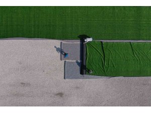 Kaş’taki Kınık ve Yeşilköy halı sahaları yenileniyor