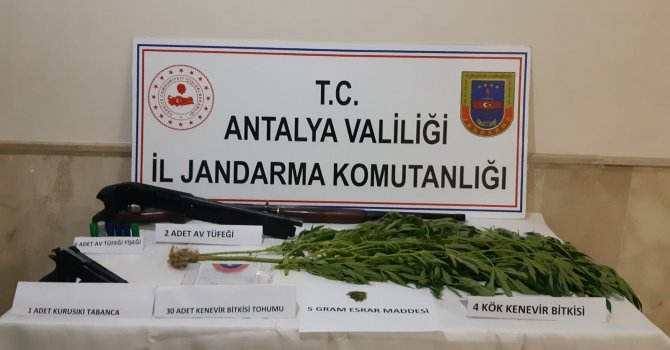 Jandarmadan Finike’de uyuşturucu operasyonu: 1 gözaltı