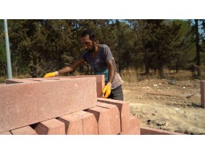 Konyaaltı’nda yol ve kaldırımlara kış bakımı