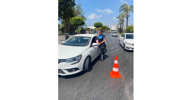 Manavgat’ta toplum destekli polisten trafik bilgilendirmeleri