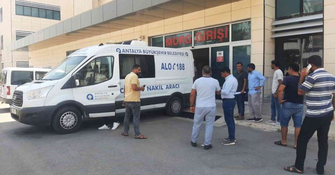 Otomobilin çarptığı Rümeysa hayata tutunamadı