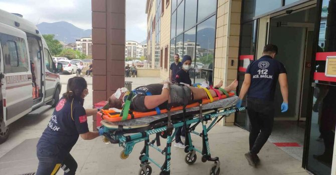 Polonyalı turistler safari cipiyle şarampole düştü: 5 yaralı