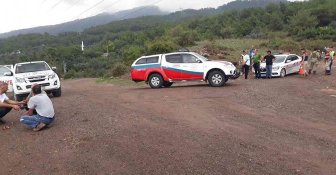 Taş ocağı çalışanlarını taşıyan pikap dereye uçtu: 3 ölü
