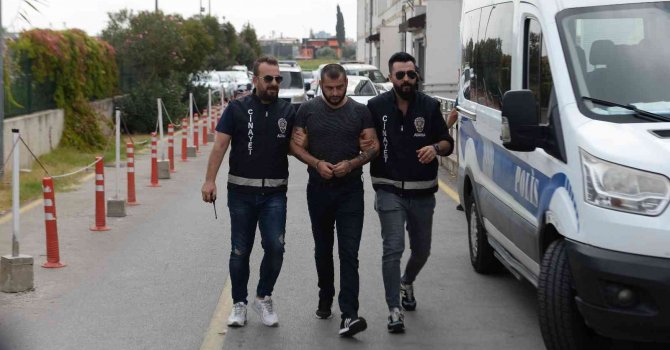 Sokakta çıkan çatışmada yoldan geçen genç öldü, firari zanlı tutuklandı