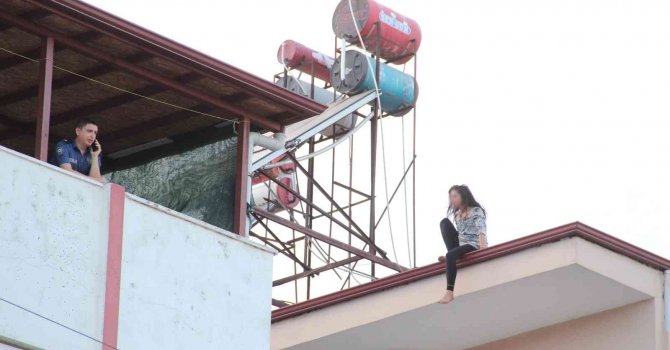 Çatıdaki eyleminden köpeklerine kavuşunca vazgeçti