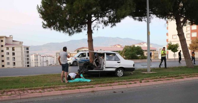 Bir aylık çifti trafik kazası ayırdı