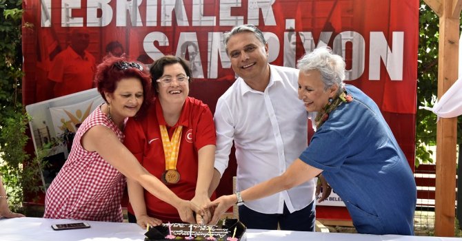 4 madalyalı Avrupa Şampiyonu Benay’a özel kutlama