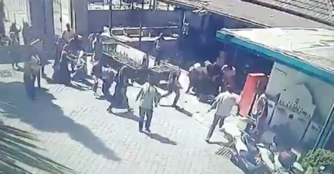 Mezarlıkta 6 kişinin yaralandığı kavganın görüntüleri ortaya çıktı