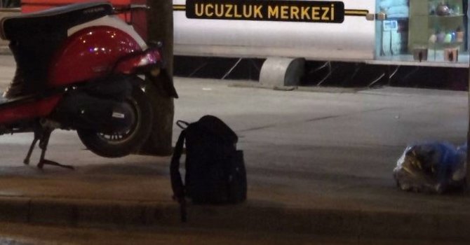 Isparta’da caddede unutulan şüpheli çantadan bebek bezi çıktı