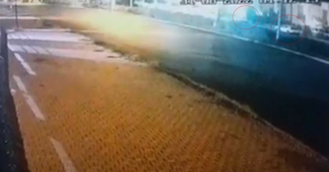 Üniversiteli genç kızı ölüme götüren kaza güvenlik kamerasına yansıdı