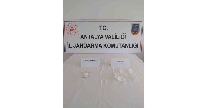 Şüphe üzerine aranan araçtan uyuşturucu çıktı