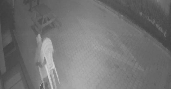Siteye dadanan hırsız, yönetimi canından bezdirdi
