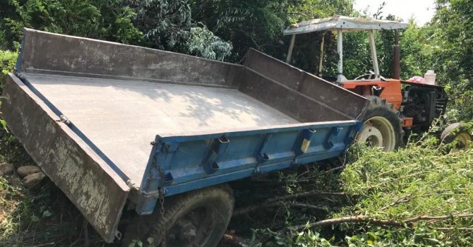 Portakal bahçesine uçan traktörün sürücüsü yaralandı