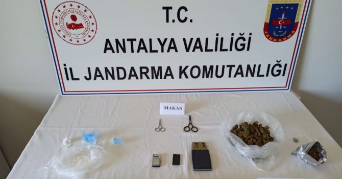 Yurt dışına kaçmayı planlarken, jandarma kıskıvrak yakaladı